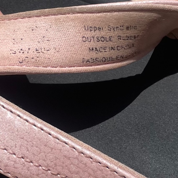 Olukai "Ohana" women's flip flop sandal thong (Size: 7/Pink) - Picture 6 of 7